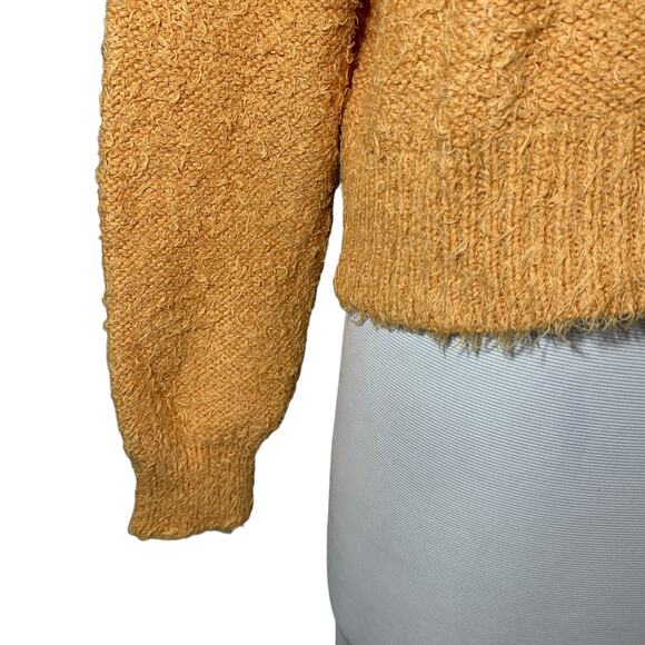 Free People Theo V Neck Eyelash Sweater Goldy Women Small NWT Super Soft - Picture 7 of 9